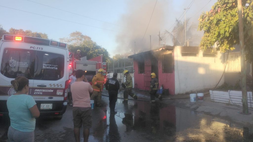 Se incendió casa habitación en el municipio de Bahía de Banderas