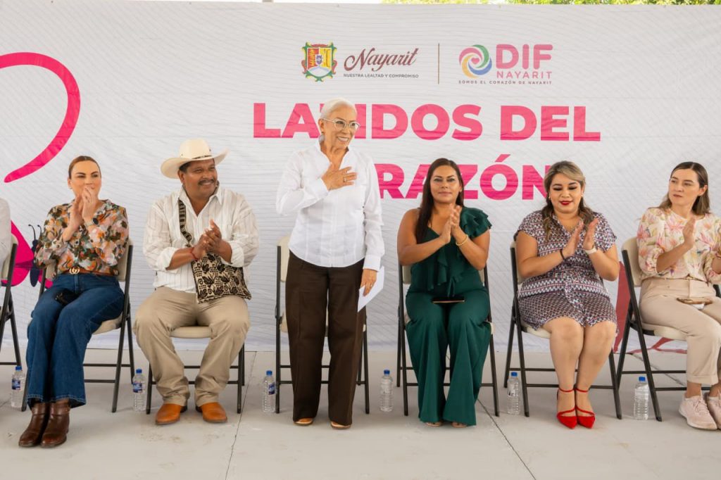 Acerca Beatriz Estrada más de 6 mil 500 apoyos y servicios a comunidades alejadas de Ruiz