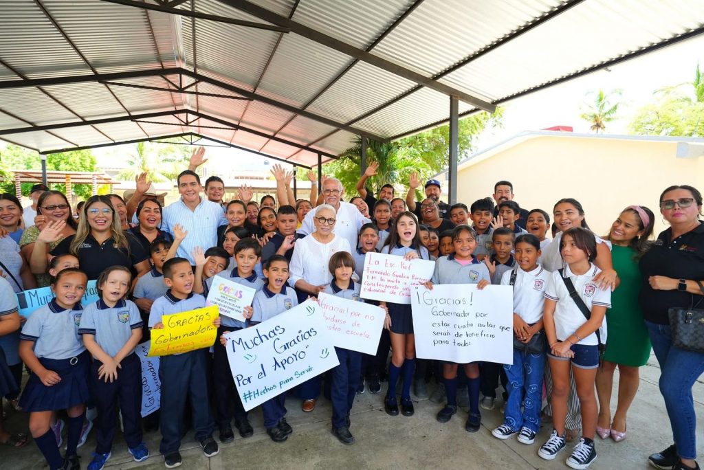 Miguel Ángel Navarro Quintero refrenda su compromiso con la educación en San Juan de Abajo