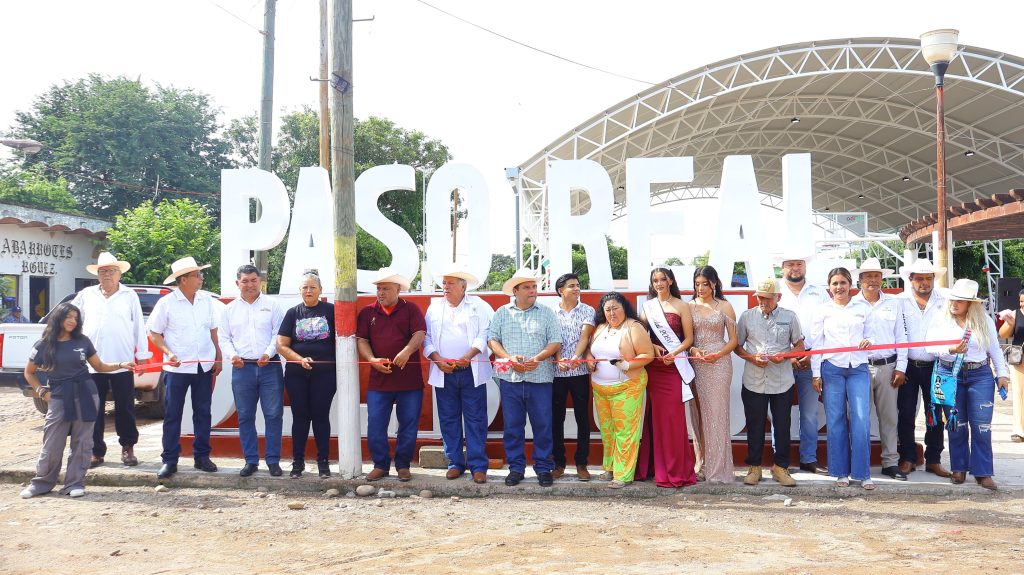 Gobierno de Rosamorada entrega domo en Paso Real del Bejuco
