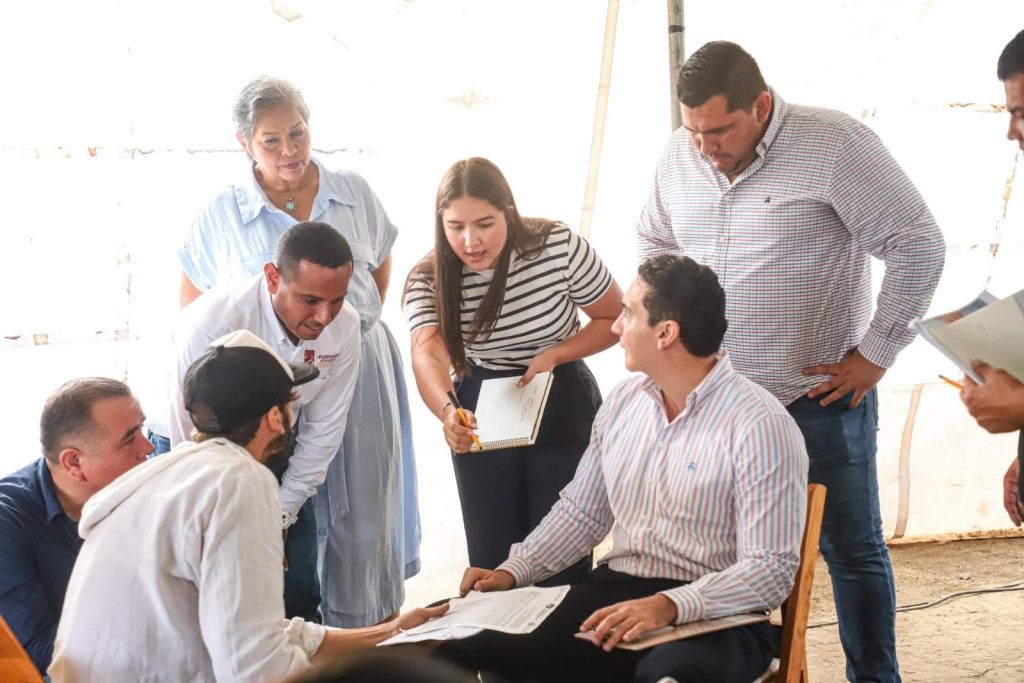 Héctor Santana anuncia obras durante audiencia ciudadana número 45 en Sayulita