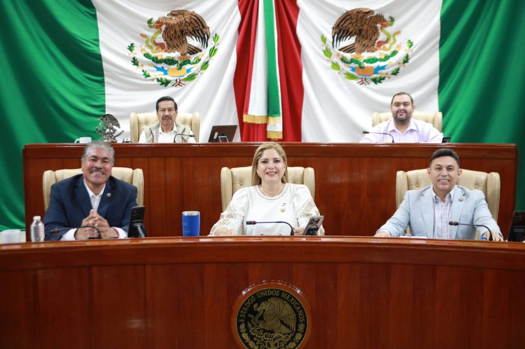 Define Congreso nueva Mesa Directiva 