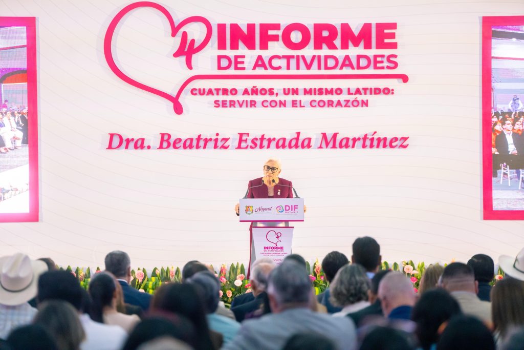 Beatriz Estrada Martínez rinde su Cuarto Informe de Actividades al frente del Sistema DIF Nayarit