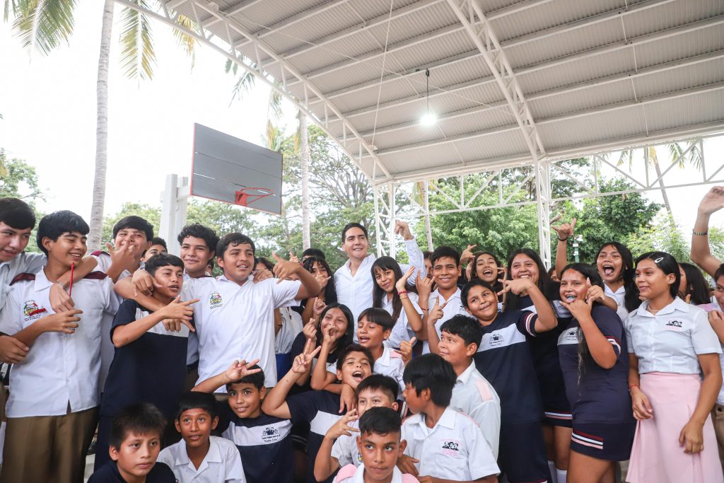 Héctor Santana cumple compromiso con la educación y fortalece la infraestructura educativa con nueva techumbre