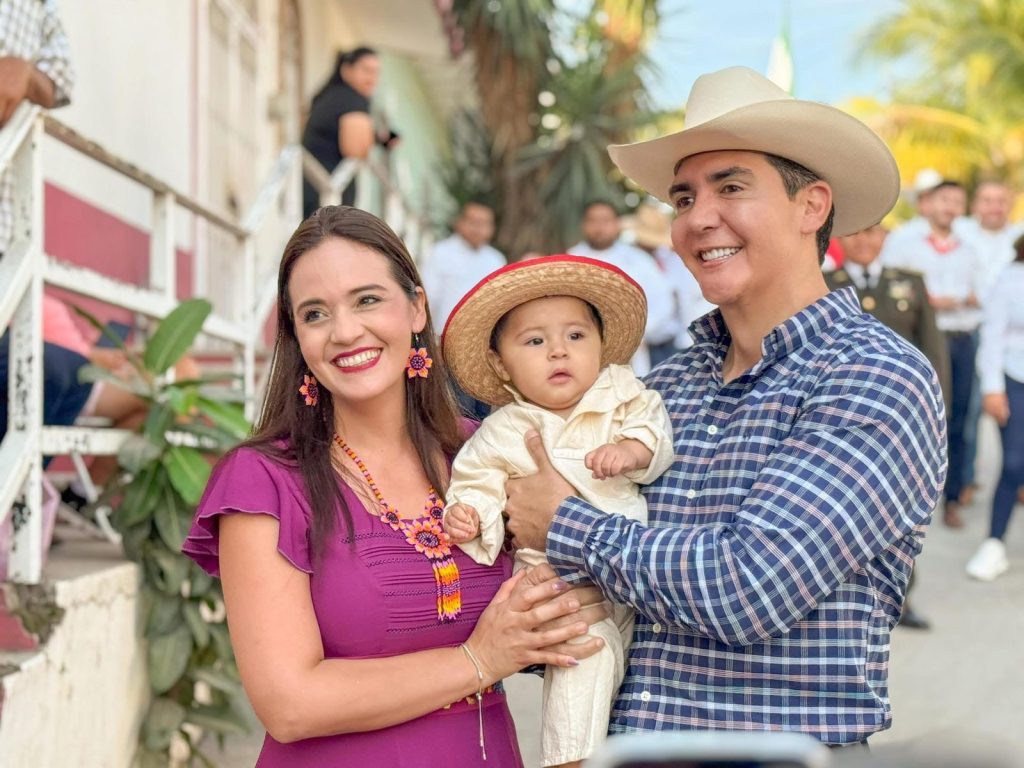 Con acto cívico y desfile, encabeza Héctor Santana el 115 aniversario de la Revolución Mexicana