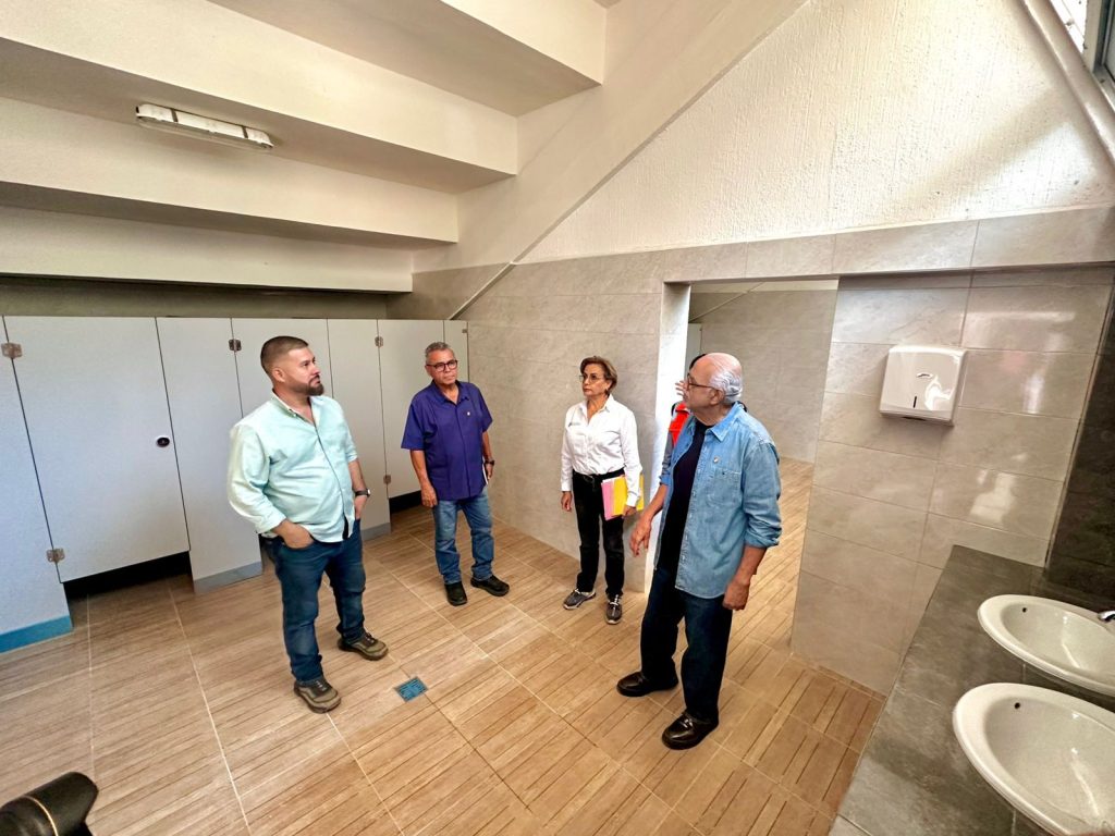 Supervisa gobernador Navarro Quintero rehabilitación de la alberca olímpica en el Parque La Loma