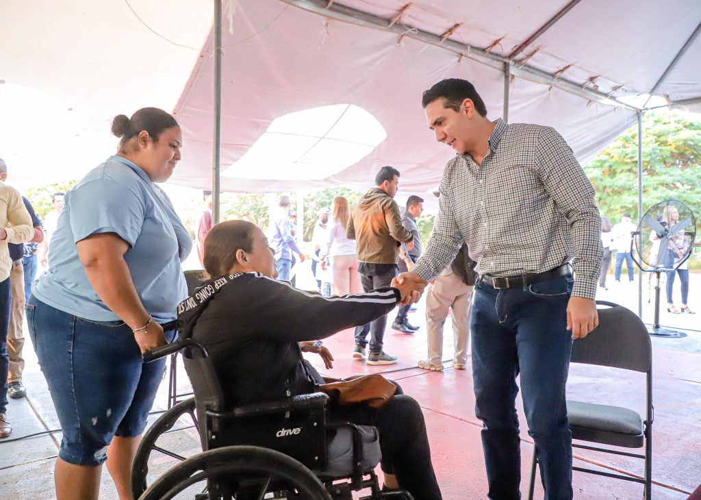 Héctor Santana encabezó la Audiencia Ciudadana número 54 en Palma Real