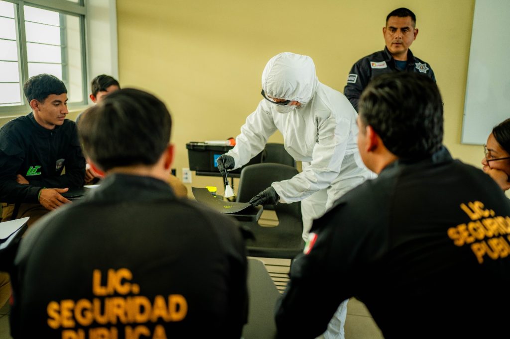 FORTALECE SSPC CAPACITACIÓN POLICIAL EN ALUMNOS DE LA UT NAYARIT