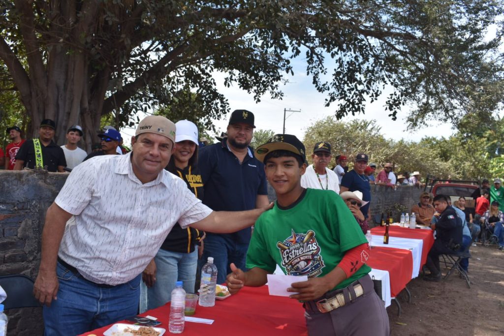 AMPELIO GUTIÉRREZ IMPULSA EL DEPORTE EN ROSAMORADA DURANTE JUEGO DE ESTRELLAS EN ZOMATLÁN