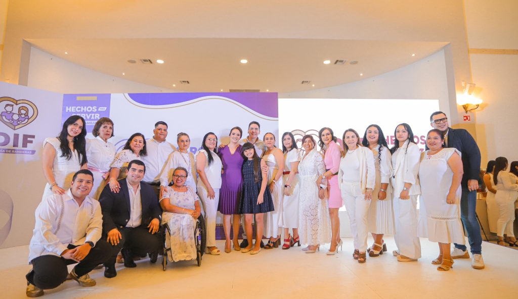 Margui Zúñiga rinde su Primer Informe al frente del DIF Municipal de Bahía de Banderas