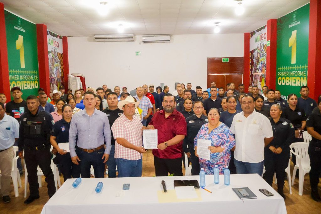 CAPACITAN A SERVIDORES PÚBLICOS DE ROSAMORADA EN LEGALIDAD Y COMBATE A LA CORRUPCIÓN