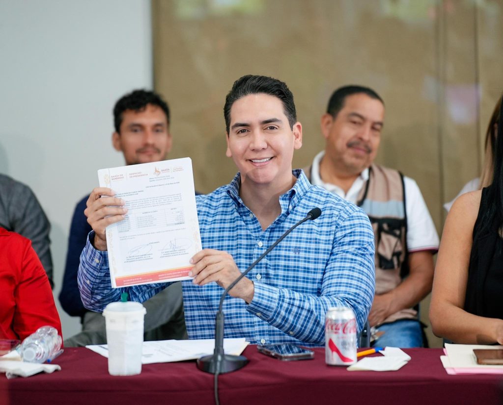 HÉCTOR SANTANA REFUERZA APOYO A LA UAN; BAHÍA DE BANDERAS SUMA MÁS DE 181 MILLONES DE PESOS APORTADOS