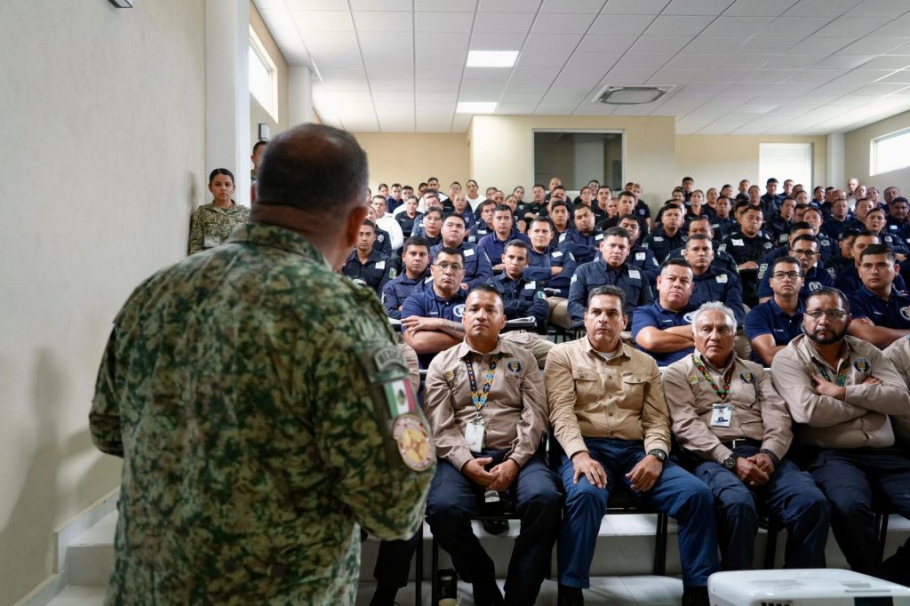 Recibe IEESSEN conferencia por la DEFENSA