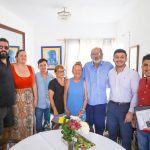 Después de 50 años juntos, Israel Santillán lleva el matrimonio civil hasta el hogar de don Arturo y doña Rocío