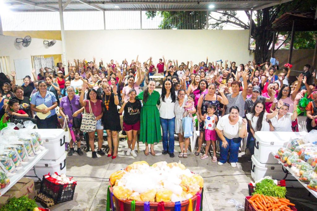 Mercadito fortalece la economía de más de 150 mujeres en Bahía de Banderas