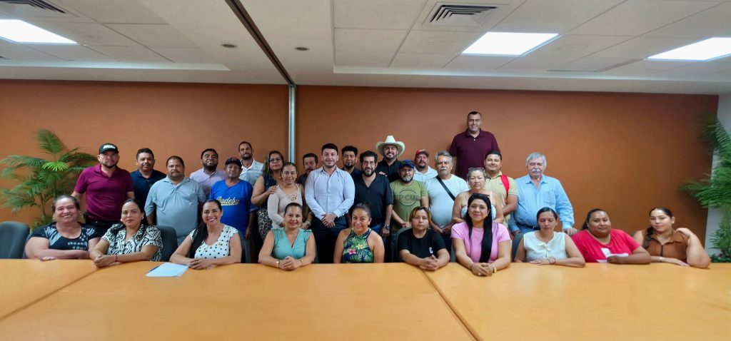 Israel Santillán impulsa trabajo coordinado con autoridades auxiliares