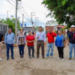 Israel Santillán supervisa avance de la calle Emiliano Zapata en San Vicente