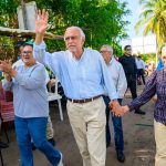 Miguel Ángel Navarro y Beatriz Estrada anuncian rehabilitación del camino a playa Las Islitas