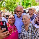 Miguel Ángel Navarro y Beatriz Estrada mejoran espacios educativos en la primaria «16 de Septiembre» de Acaponeta