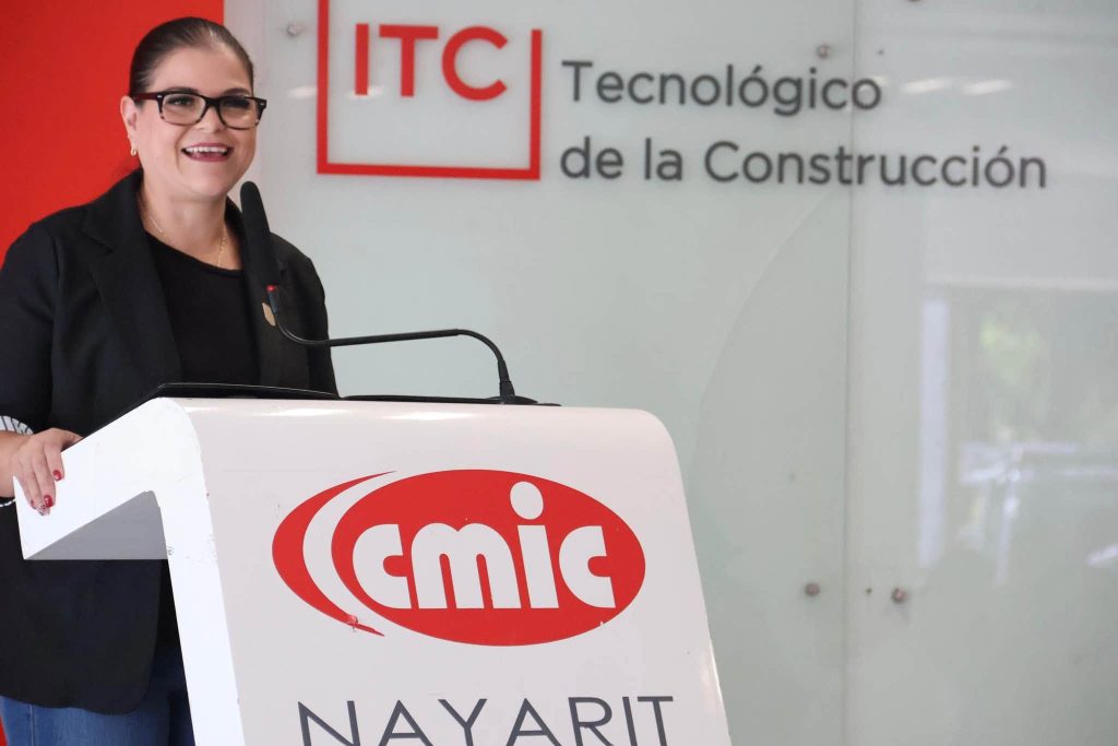 BLANCA SIMANCAS SOSTIENE REUNIÓN CON LA CMIC NAYARIT