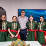 Héctor Santana respalda a escaramuzas charras rumbo al Nacional
